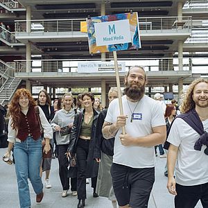 Der Countdown läuft 🤗

Schon bald dürfen wir unsere neuen Erstsemester an der Fakultät III willkommen heißen – und wir...